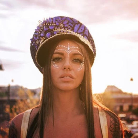 Meet your Posher, Gemini - Picture 1 of 1